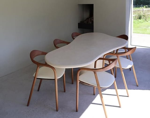 Berna dining table